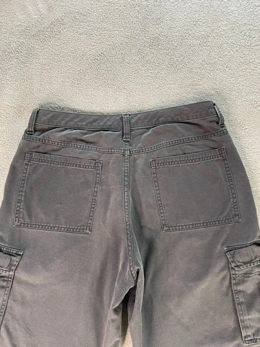 Wrangler Authentic Issue Men's 32 Gray Cargo Shorts Y2K Utility Workwear